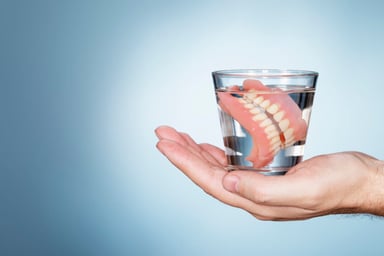 Hàm tháo lắp nhựa cứng – Phương pháp phổ biến