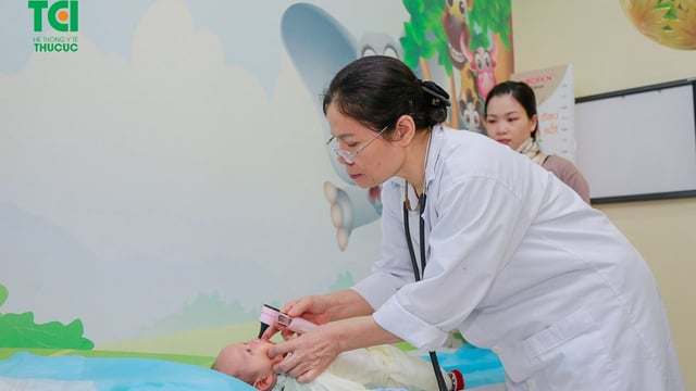 Trẻ 6 tháng bị táo bón &#8211; Mách mẹ cách đơn giản mà vô cùng hiệu quả