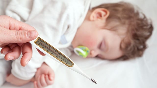 Chăm sóc trẻ đúng cách: Sốt phát ban đỏ &#8211; Những điều cần biết