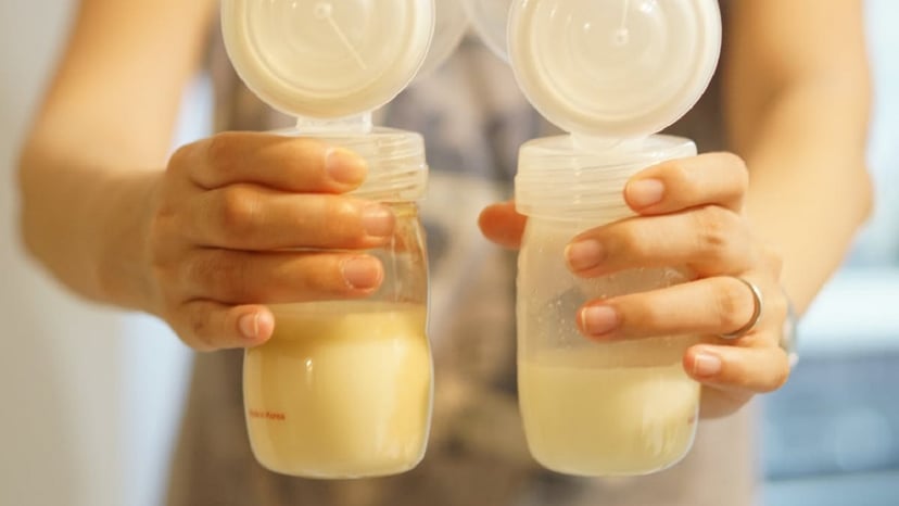 Giải đáp &#8211; Sữa mẹ vắt ra để được bao lâu