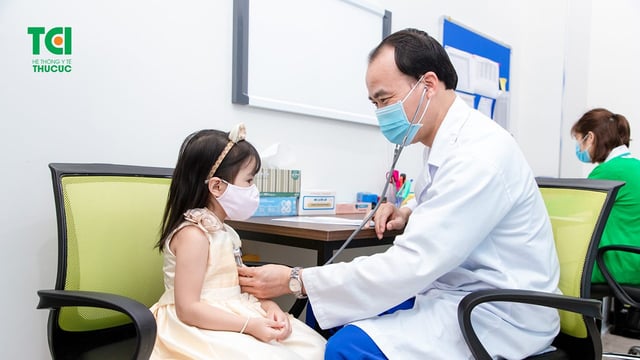 Chuyên gia giải đáp: Trẻ bị sốt nên làm gì để mau khỏi bệnh?