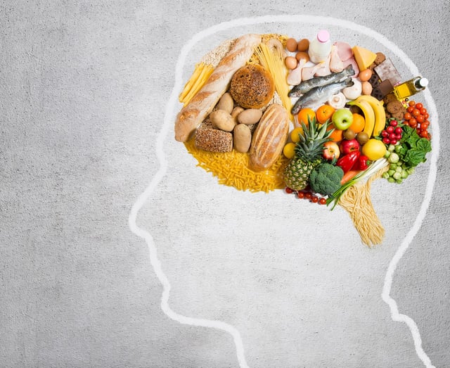 Người mắc bệnh alzheimer cần lưu ý gì về chế độ ăn uống