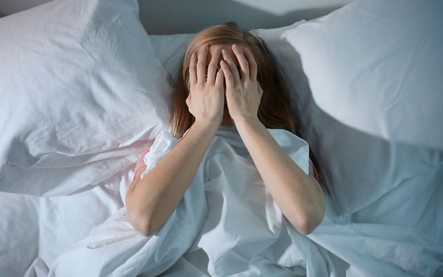 Yếu tố nào là nguyên nhân mất ngủ ở tuổi dậy thì?