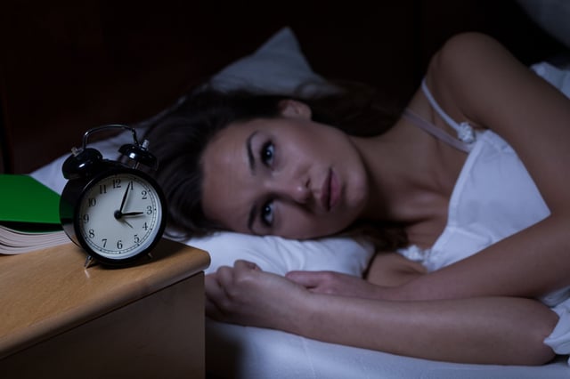 Nguyên nhân và cách chữa bệnh mất ngủ cho giới trẻ
