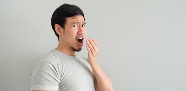 Bọc răng sứ bị hôi miệng do đâu, xử trí như thế nào?