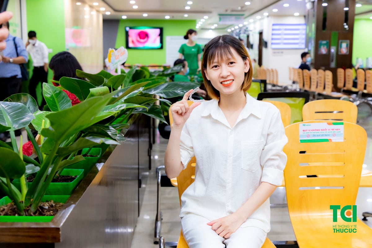 Niềng răng invisalign bao nhiêu tiền? Quy trình thực hiện ra sao?