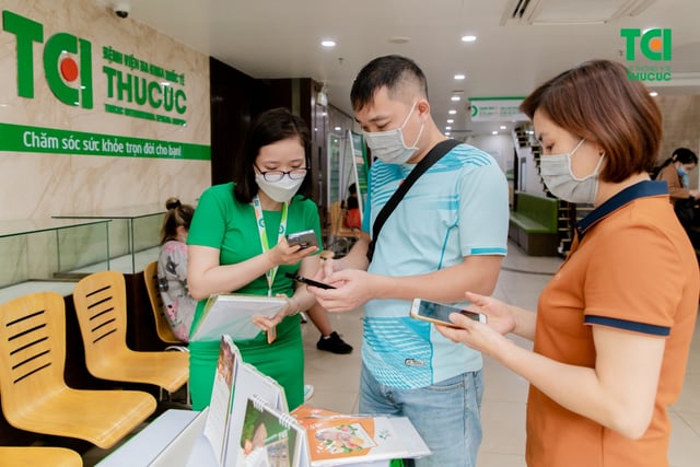 Khách hàng nô nức đăng ký  nhận cặp vé Concert &#8220;Sức sống&#8221;