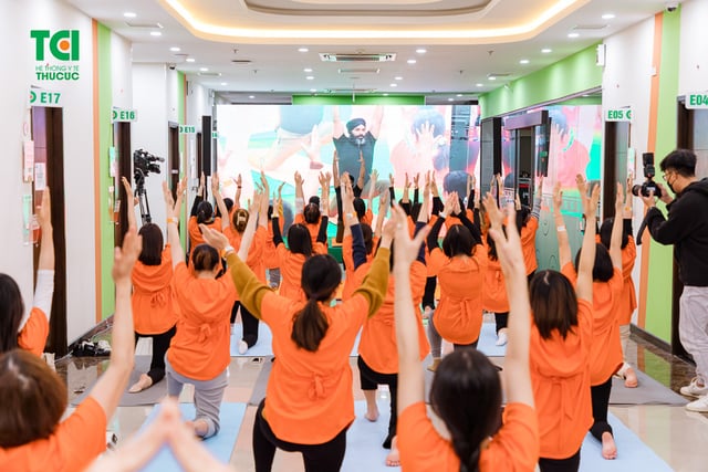 Ảnh tập huấn tiền sản và yoga thai kỳ