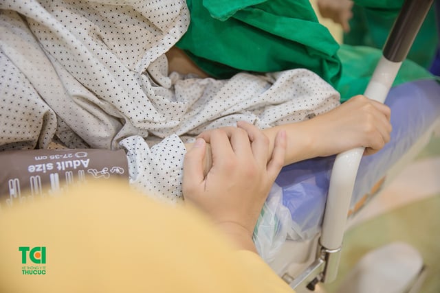 Chúc mừng gia đình diễn viên Anh Tuấn và vợ Lâm Diễm Quỳnh đón bé Xoài nhỏ bình an tại TCI
