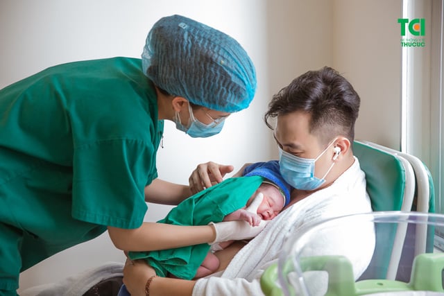 Chúc mừng gia đình diễn viên Anh Tuấn và vợ Lâm Diễm Quỳnh đón bé Xoài nhỏ bình an tại TCI