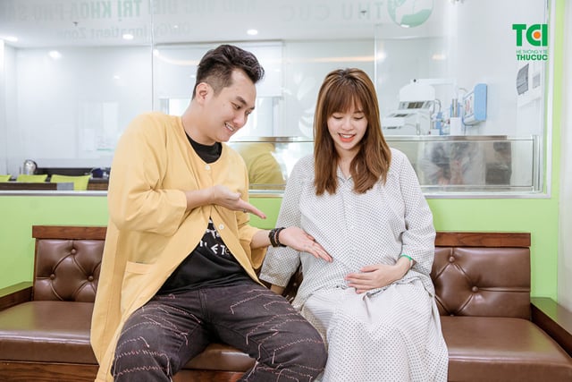 Chúc mừng gia đình diễn viên Anh Tuấn và vợ Lâm Diễm Quỳnh đón bé Xoài nhỏ bình an tại TCI