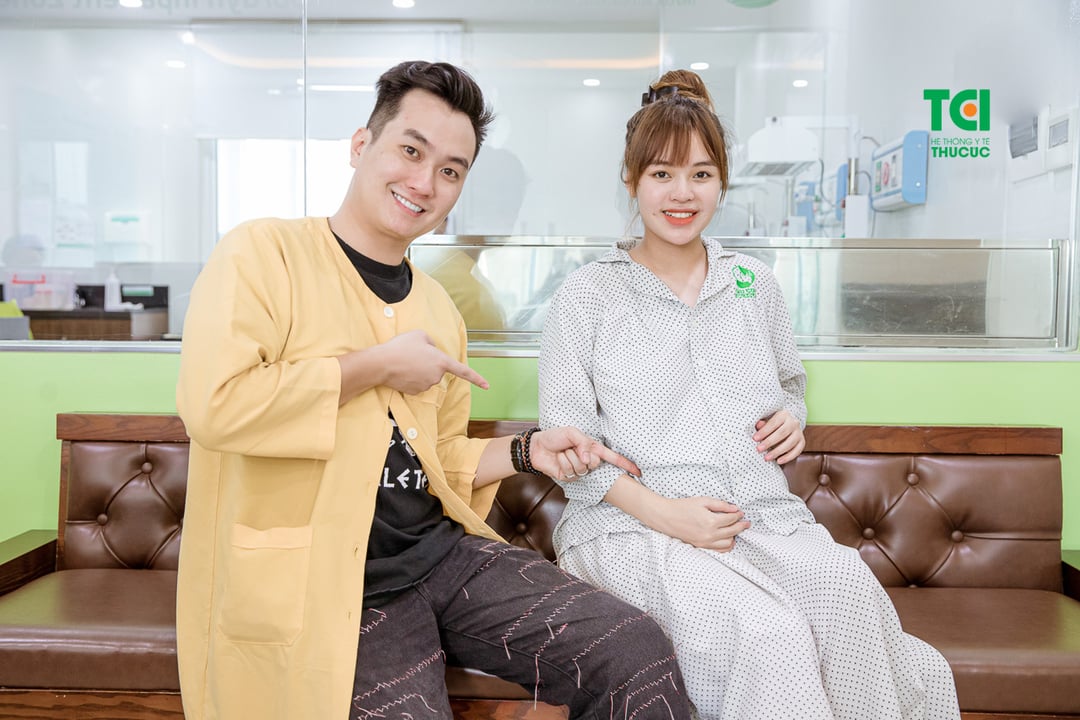 Chúc mừng gia đình diễn viên Anh Tuấn và vợ Lâm Diễm Quỳnh đón bé Xoài nhỏ bình an tại TCI