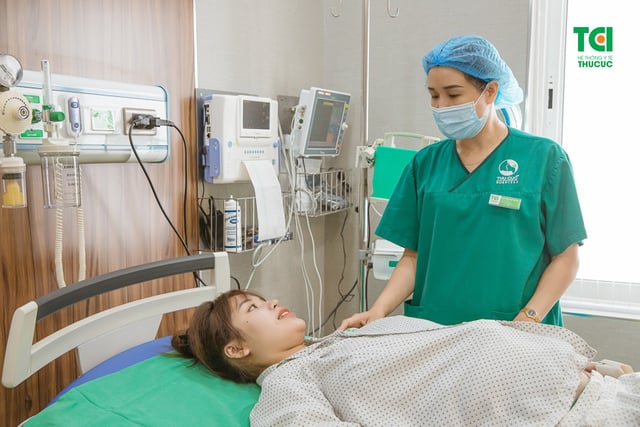 Chúc mừng gia đình diễn viên Anh Tuấn và vợ Lâm Diễm Quỳnh đón bé Xoài nhỏ bình an tại TCI