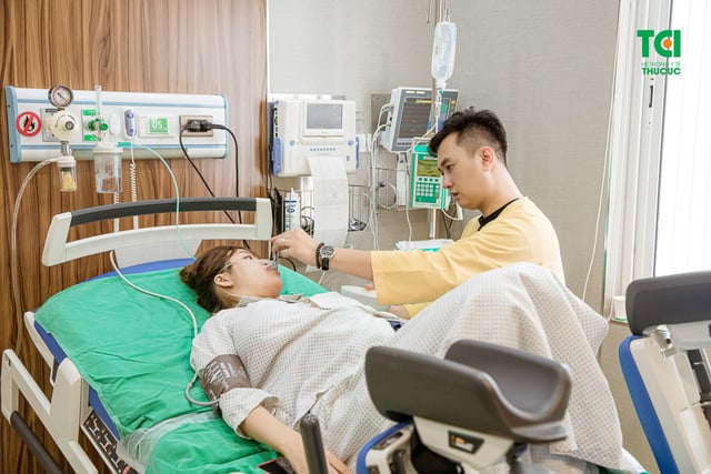 Chúc mừng gia đình diễn viên Anh Tuấn và vợ Lâm Diễm Quỳnh đón bé Xoài nhỏ bình an tại TCI