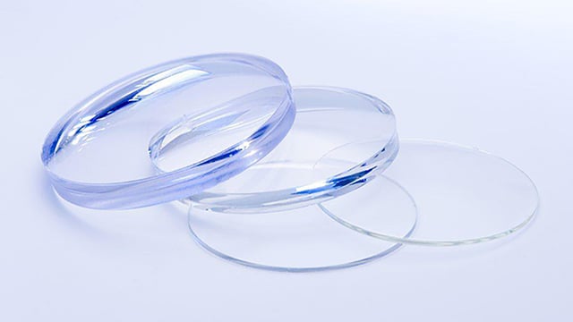 Tròng kính 1.74 là chiết suất cao hay thấp?