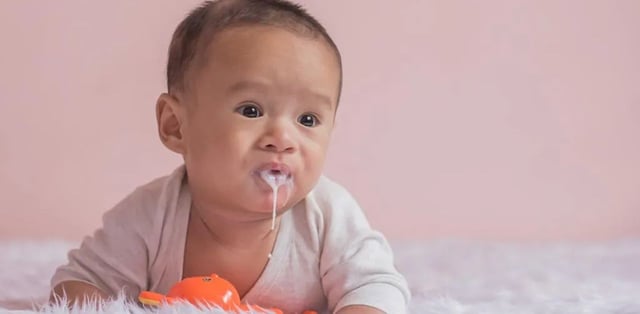 Trẻ bị nôn liên tục do đâu và xử trí như thế nào?