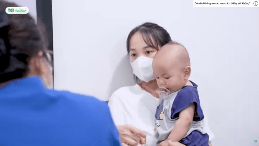 Sốt mọc răng ở trẻ &#8211; những điều bố mẹ cần biết