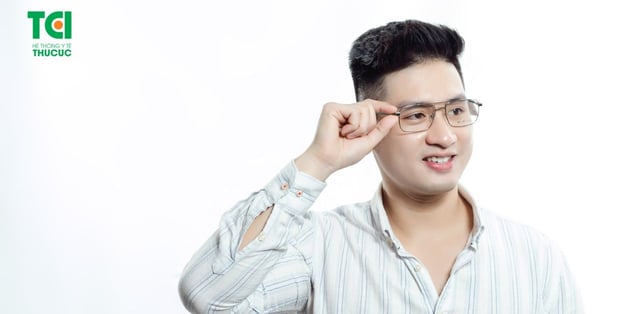 4 loại kính viễn thị nam đang được ưa chuộng hiện nay