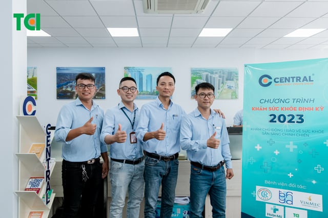 Khoảnh Khắc Doanh Nghiệp Khám Sức Khỏe Công ty Central