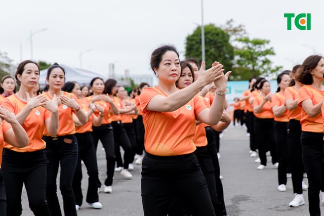 Ảnh Sự kiện Đồng diễn dân vũ &#8211; Phụ nữ Việt Nam giàu sức sống
