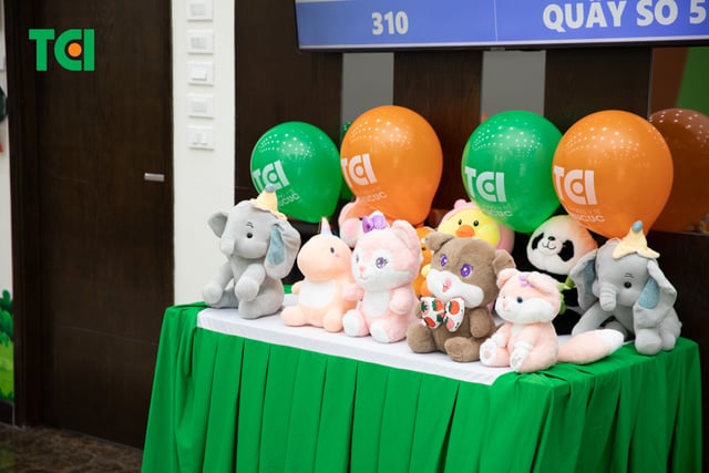 Ảnh Tặng quà 1/6 cho bé
