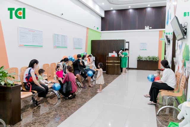 Ảnh Tặng quà 1/6 cho bé