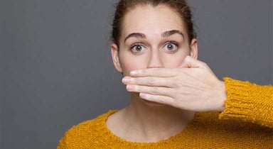 Tình trạng hôi miệng khô miệng và cách điều trị