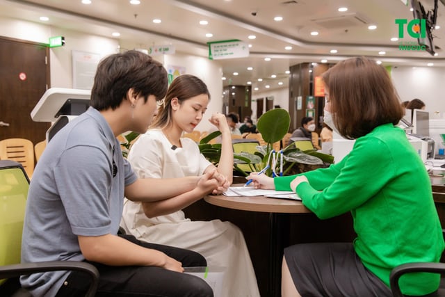 Ảnh Tiktoker triệu follower Đào Nguyễn Ánh trải nghiệm cùng vợ bầu tại TCI