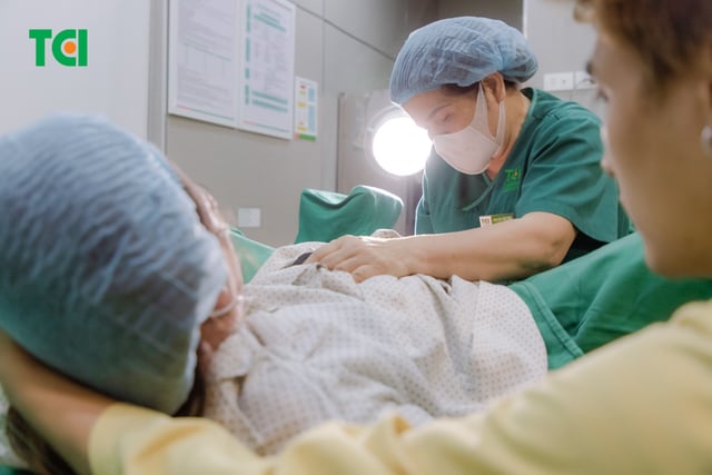 Ảnh Tiktoker triệu follower Đào Nguyễn Ánh trải nghiệm cùng vợ bầu tại TCI