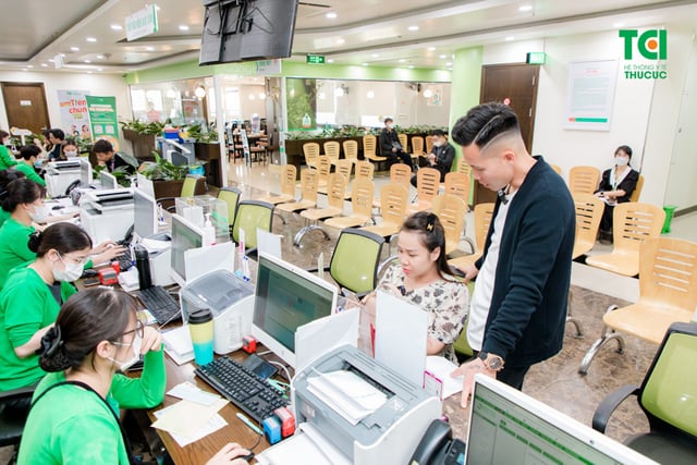 Ảnh Gia đình cầu thủ Lê Thanh Bình khám thai tại TCI