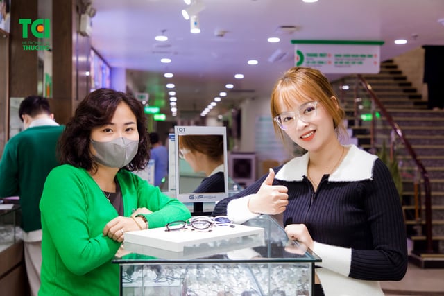 Ảnh khách hàng Lê Thị Ngọc Huyền cắt kính tại Thu Cúc TCI
