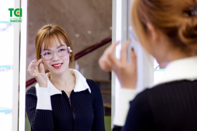 Ảnh khách hàng Lê Thị Ngọc Huyền cắt kính tại Thu Cúc TCI