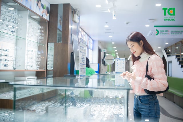 Ảnh &#8220;Bí quyết&#8221; lựa chọn kính phù hợp với khuôn mặt