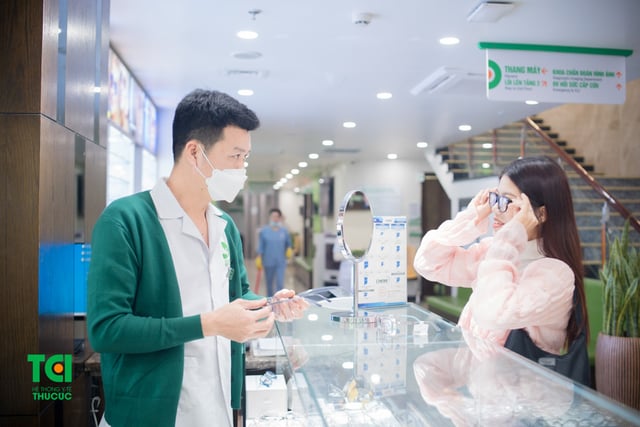 Ảnh &#8220;Bí quyết&#8221; lựa chọn kính phù hợp với khuôn mặt