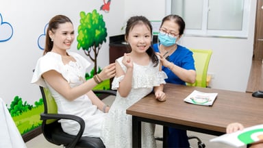Tiêm vacxin cho học sinh &#8211; Bảo vệ sức khỏe học đường