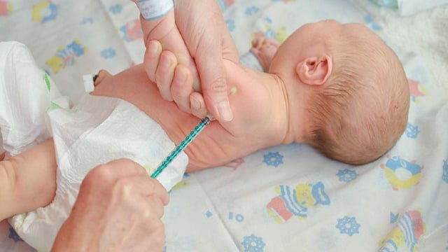 Những điều cần biết về lịch tiêm chủng trẻ sơ sinh