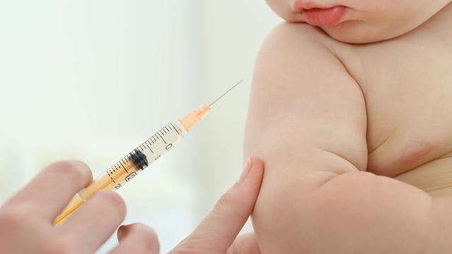 Lịch chích ngừa cho bé sơ sinh &#8211; Những bước bảo vệ đầu tiên