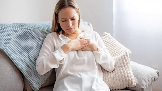 Nuốt nghẹn ở ngực &#8211; Cảnh báo những bất thường ở thực quản