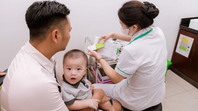 Những mũi tiêm ngừa cho bé từ 2 tháng tuổi mà cha mẹ cần nhớ