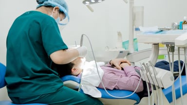 Trả lời câu hỏi điều trị tủy răng mất bao nhiêu tiền