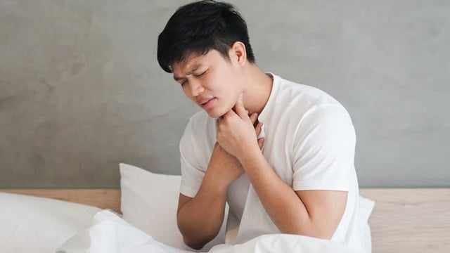 Nghẹn cổ khó nuốt: Khi nào bạn nên đi khám bác sĩ?