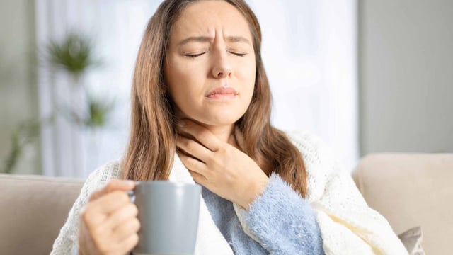 Tìm hiểu bệnh trào ngược dạ dày vướng cổ họng
