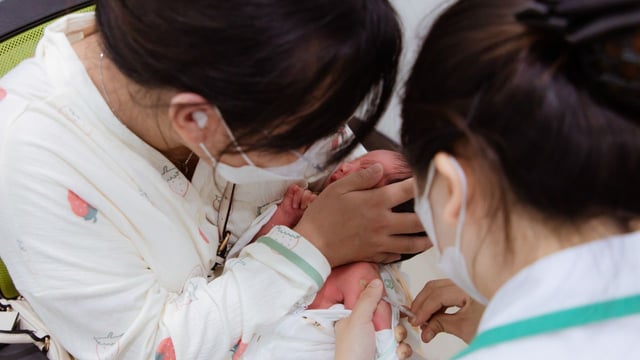 Hướng dẫn chi tiết về lịch tiêm phòng cho trẻ sơ sinh