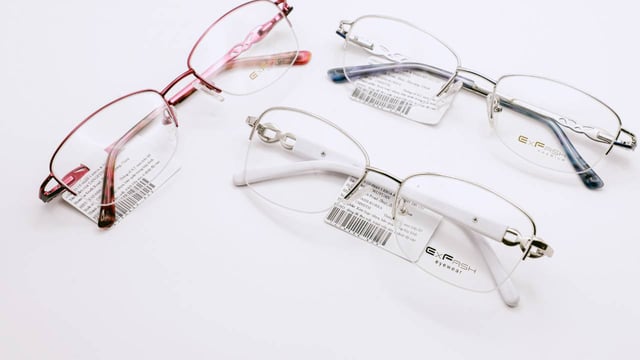 Lời giải đáp cho câu hỏi: Nên mua tròng kính hãng nào