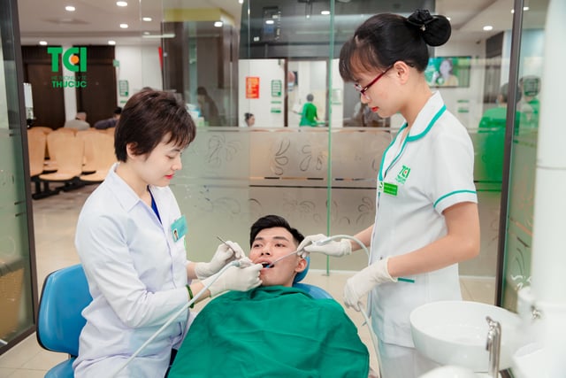 Phẫu thuật lật vạt điều trị viêm quanh răng