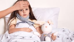 Dấu hiệu trẻ bị cúm:  Từ thông thường đến nguy hiểm