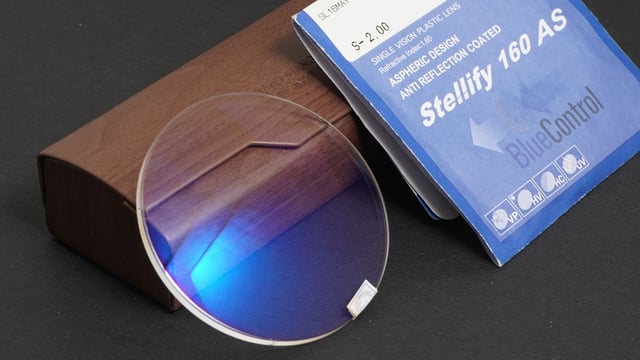 Tròng kính Blue Control có gì nổi bật, so sánh với tròng Blue Cut