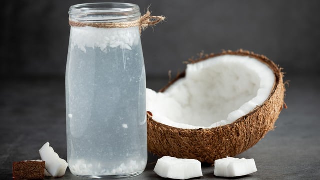 Uống nước dừa mỗi ngày có tốt không: Lời khuyên từ chuyên gia