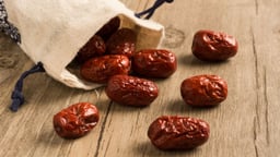 Những điều người huyết áp cao cần biết khi ăn táo đỏ