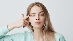 Tìm hiểu về thị lực giảm đột ngột và cách xử trí
